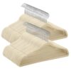 SONGMICS Cabides de veludo, pacote com 60, cabides antiderrapantes com ganchos giratórios prateados, economia de espaço fino para armário, resistente, areia de verão UCRF036LF02S
