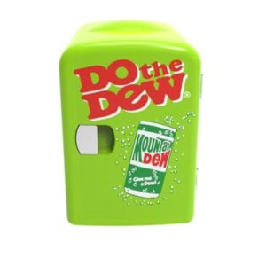 CURTIS MIS151MD Mountain Dew Retro, mini frigorífico portátil compacto pessoal portátil, refrigerador de 4 litros de capacidade, seis latas de 12 onças, 100% última intervenção de freon e respeitoso